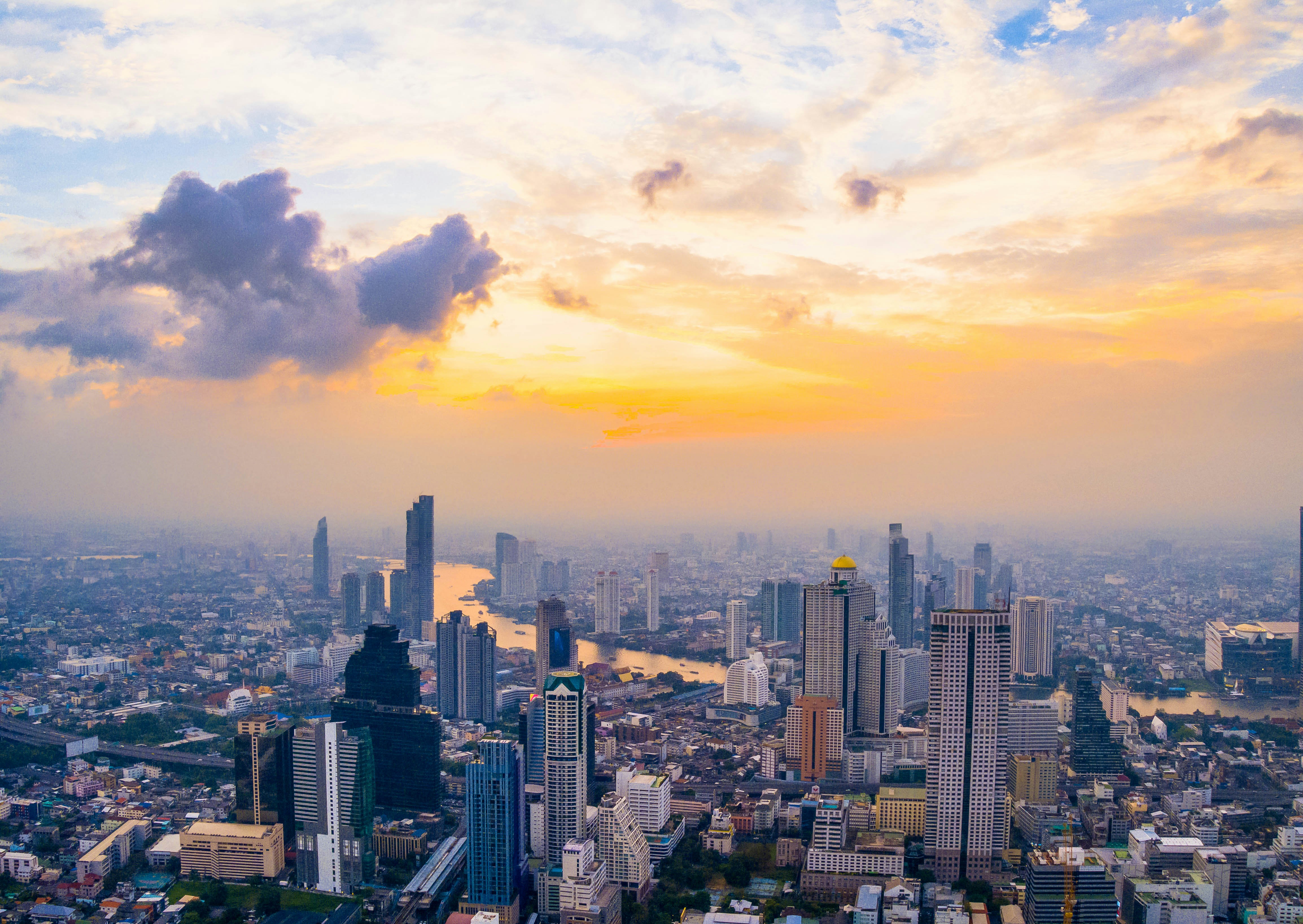 Common Mistakes Travelers Make When Booking Hotels in Bangkok